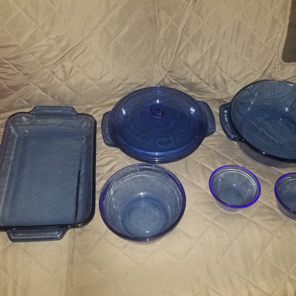 Pyrex - Picture 3 of 10